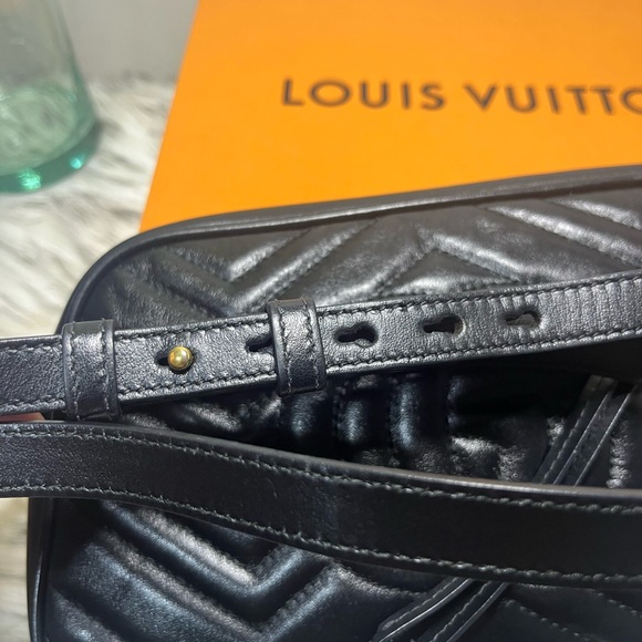 Small Black Marmont shoulder bag - Picture 14 of 17